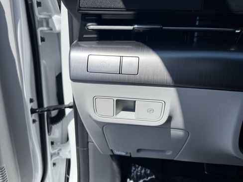 Certified 2024 Hyundai Kona SEL FWD image 25
