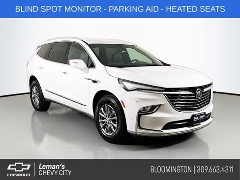 Used 2023 Buick Enclave Essence FWD image 1