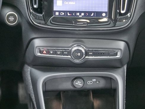 Certified 2023 Volvo XC40 B5 Plus image 29