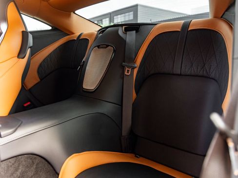 Used 2025 Aston Martin DB12 Coupe RWD image 39