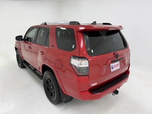 Used 2021 Toyota 4Runner SR5 AWD/4WD image 38