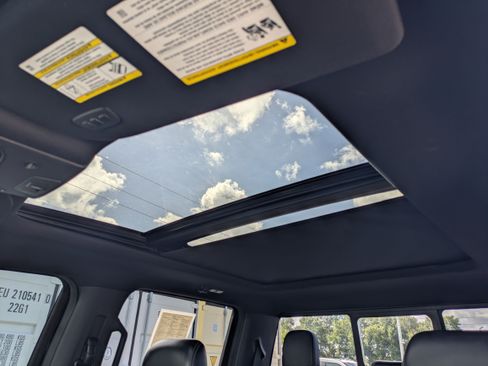 Used 2019 Ford F150 Lariat w/ Equipment Group 502A Luxury AWD/4WD image 28