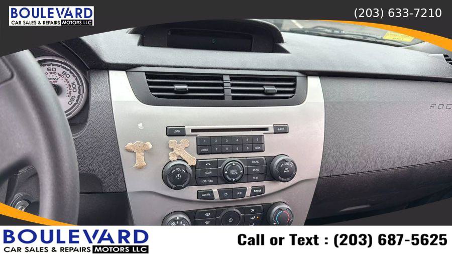 Used 2010 Ford Focus SE FWD image 14