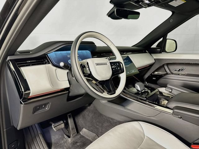 Certified 2025 Land Rover Range Rover Sport Dynamic SE AWD/4WD image 9
