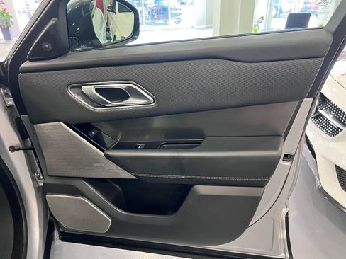 Used 2018 Land Rover Range Rover Velar S AWD/4WD image 25