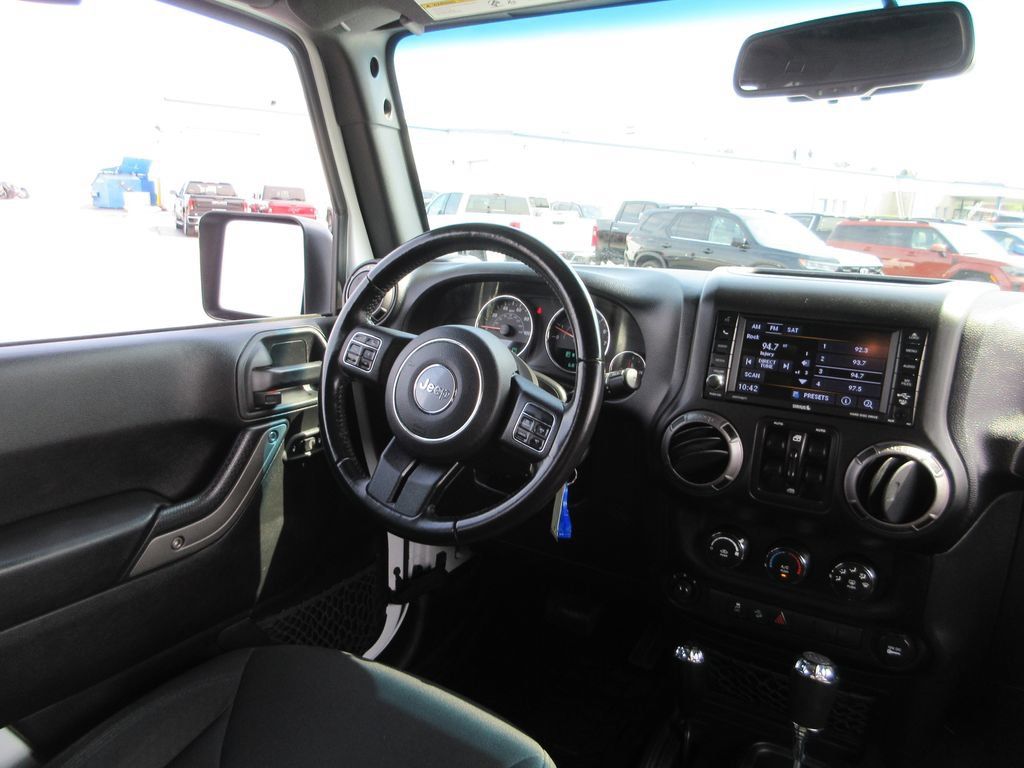 Used 2018 Jeep Wrangler Unlimited Sport S AWD/4WD image 21