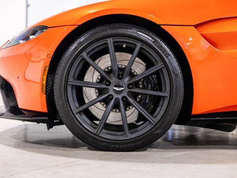 Used 2020 Aston Martin V8 Vantage Coupe image 20