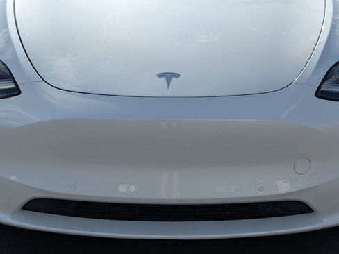 Used 2021 Tesla Model Y Long Range AWD/4WD image 9