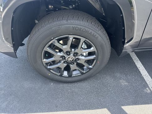 New 2026 Toyota Tundra Platinum AWD/4WD image 9