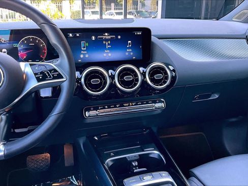 Used 2025 Mercedes-Benz GLA 250 image 6