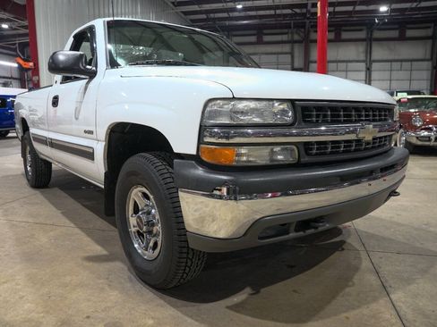 Used 2000 Chevrolet Silverado 1500 4x4 Regular Cab w/ Exterior Appearance Pkg image 12