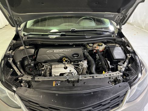 Used 2018 Chevrolet Cruze LT image 15