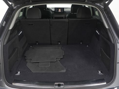 Used 2024 Audi Q5 e Premium Plus w/ Premium Plus Package image 11