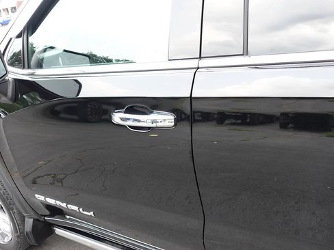 Used 2023 GMC Sierra 1500 Denali w/ Denali Reserve Package AWD/4WD image 17