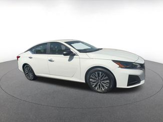 Used 2025 Nissan Altima 2.5 SV video 2