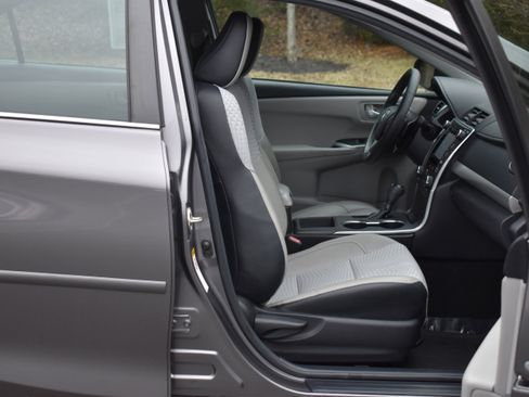 Used 2015 Toyota Camry SE image 27