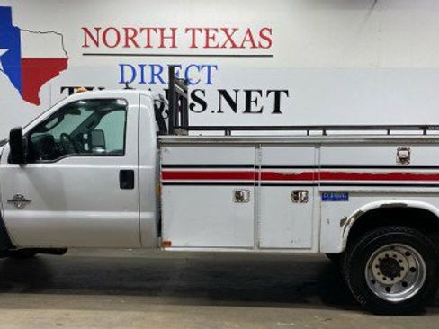 Used 2015 Ford F550 2WD Regular Cab Super Duty image 1