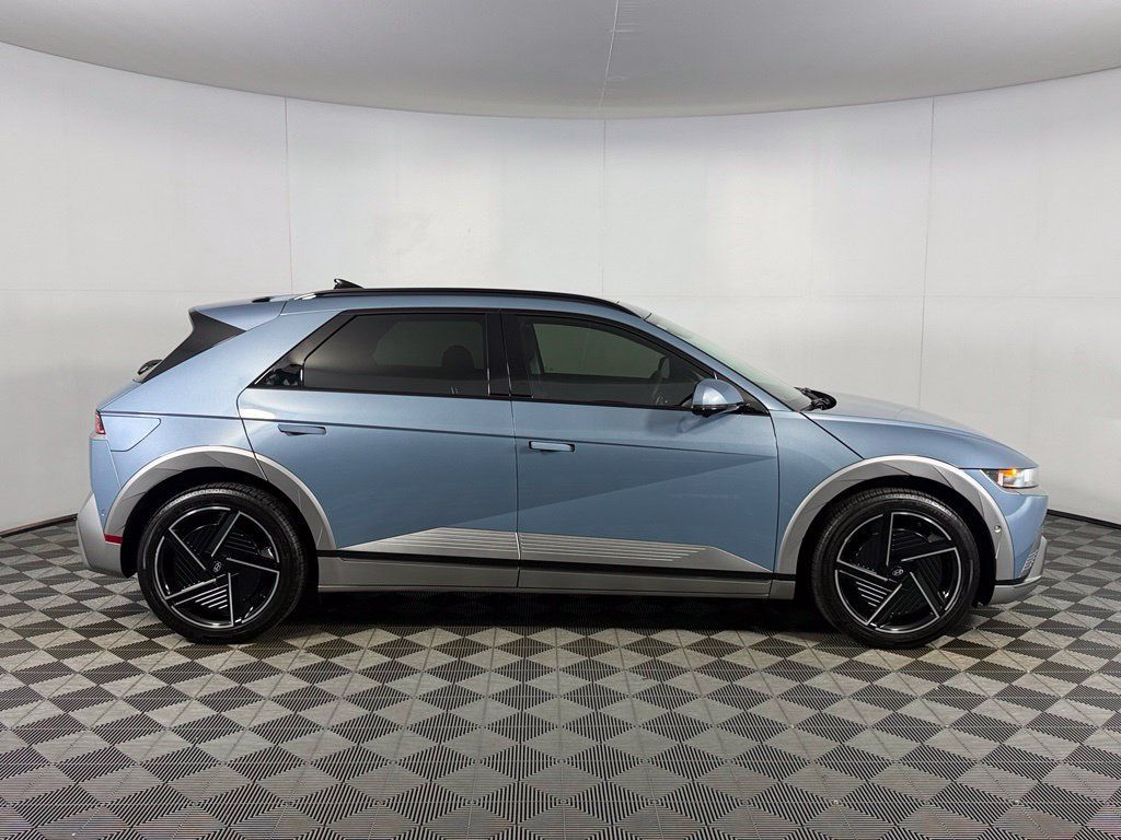 Used 2025 Hyundai Ioniq 5 Limited AWD/4WD image 5