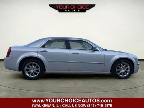 Used 2010 Chrysler 300 C w/ Luxury Group II RWD image 7