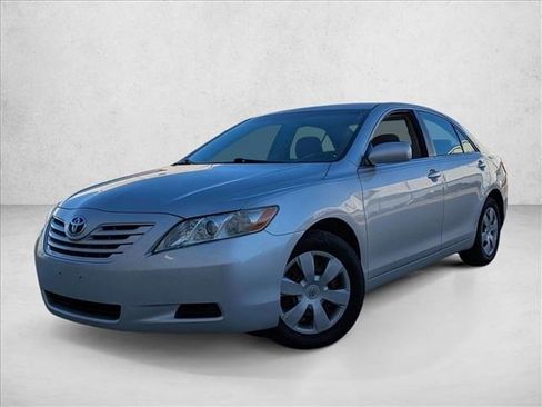 Used 2009 Toyota Camry LE image 1