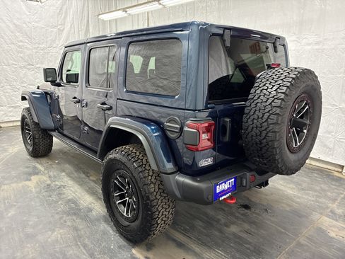 Used 2025 Jeep Wrangler Unlimited Rubicon AWD/4WD image 6