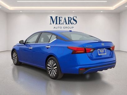 Used 2025 Nissan Altima 2.5 SV