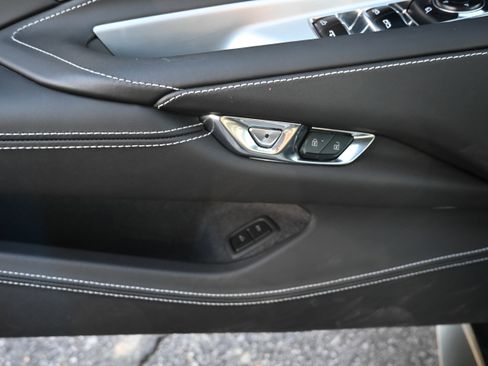 Used 2024 Chevrolet Corvette Stingray Premium Conv w/ Z51 Performance Package image 19