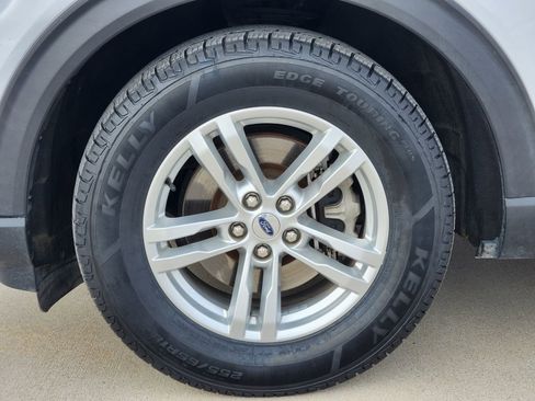 Used 2023 Ford Explorer XLT w/ Equipment Group 202A image 13