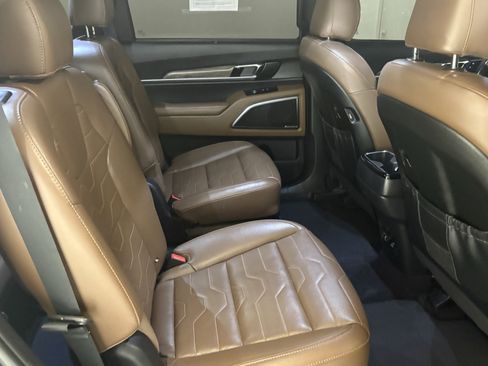 Used 2020 Kia Telluride SX w/ SX Prestige Package image 26