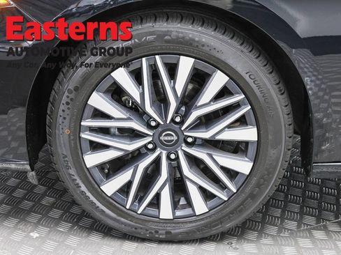 Used 2025 Nissan Altima 2.5 SV FWD image 29