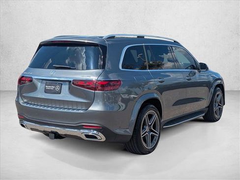 Used 2025 Mercedes-Benz GLS 450 4MATIC image 2