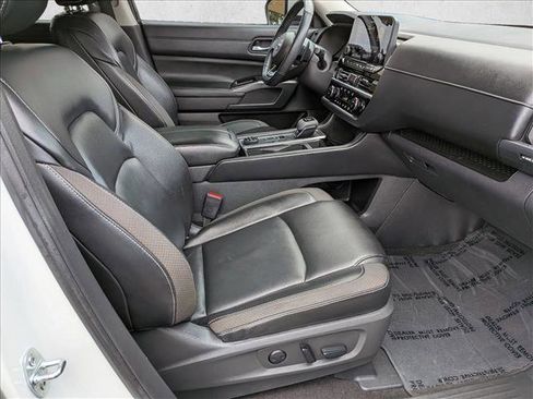 Used 2023 Nissan Pathfinder SL image 20