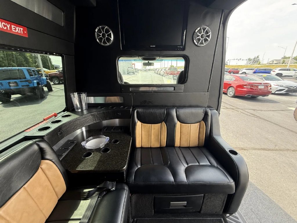Used 2011 Mercedes-Benz Sprinter 2500 image 15