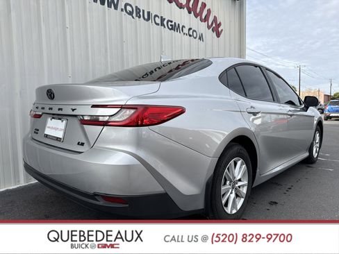 Used 2025 Toyota Camry LE image 28