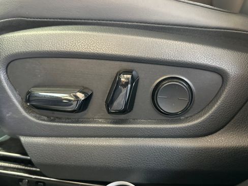 Used 2022 Lexus UX 200 w/ Accessory Package (Z2) FWD image 15