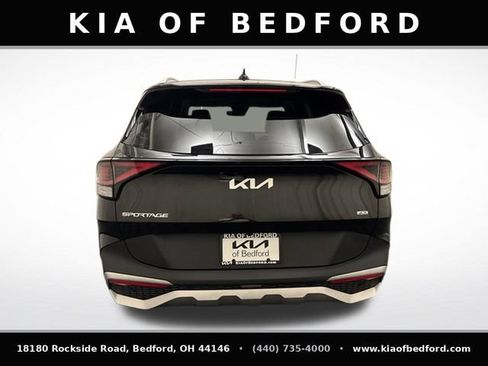 Used 2024 Kia Sportage EX AWD/4WD image 7