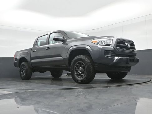 Used 2016 Toyota Tacoma SR w/ SR Convenience Package RWD image 50