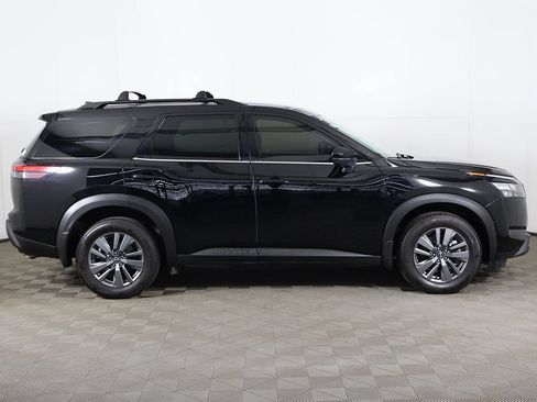 Used 2024 Nissan Pathfinder SV w/ Black Appearance Package AWD/4WD image 18