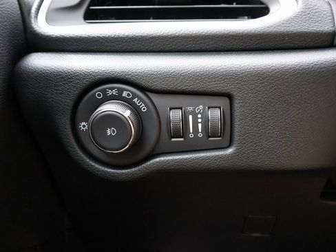 New 2026 Chrysler Pacifica Select image 31