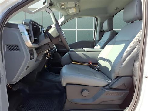 New 2025 Ford F550 4x4 Regular Cab Super Duty image 17
