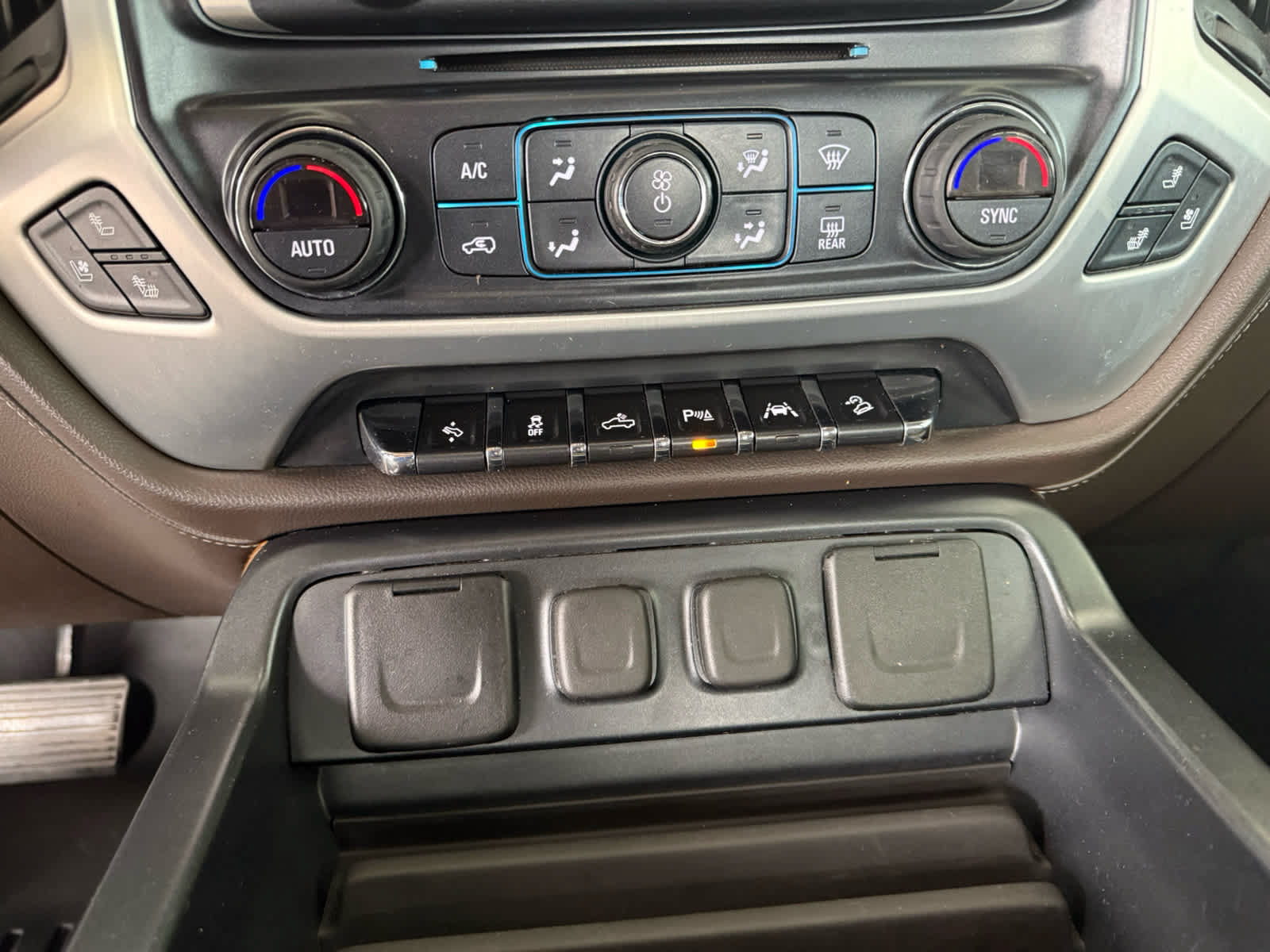 Used 2018 GMC Sierra 1500 SLT AWD/4WD image 12