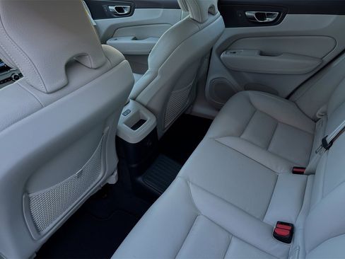 Certified 2025 Volvo XC60 T8 Plus w/ Protection Package Premier image 4