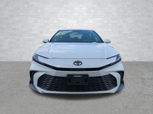 Used 2025 Toyota Camry SE FWD image 11
