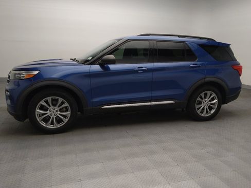 Used 2020 Ford Explorer XLT w/ Equipment Group 202A RWD image 2