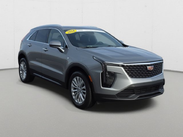 Certified 2024 Cadillac XT4 Luxury w/ Cold Weather Package AWD/4WD image 3