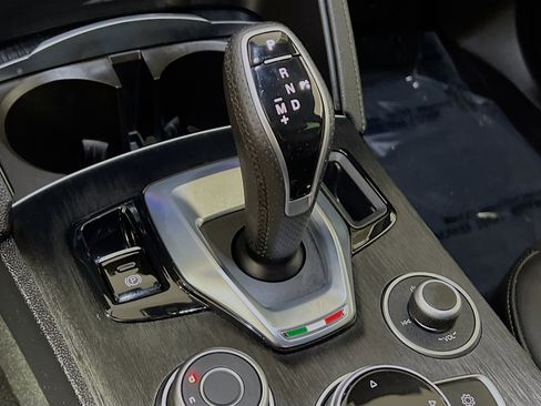 Used 2024 Alfa Romeo Stelvio Sprint image 24