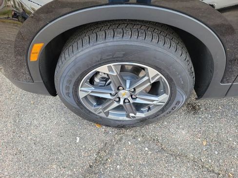 Used 2025 Chevrolet Blazer LT AWD/4WD image 6