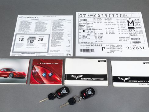Used 2005 Chevrolet Corvette Coupe w/ Preferred Equipment Group RWD image 7