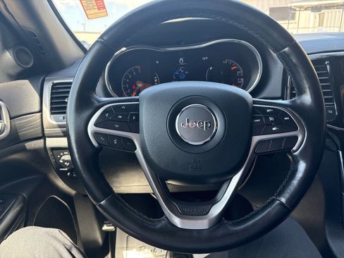 Used 2020 Jeep Grand Cherokee Altitude AWD/4WD image 14