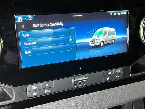 Used 2025 Mercedes-Benz Sprinter 2500 image 36